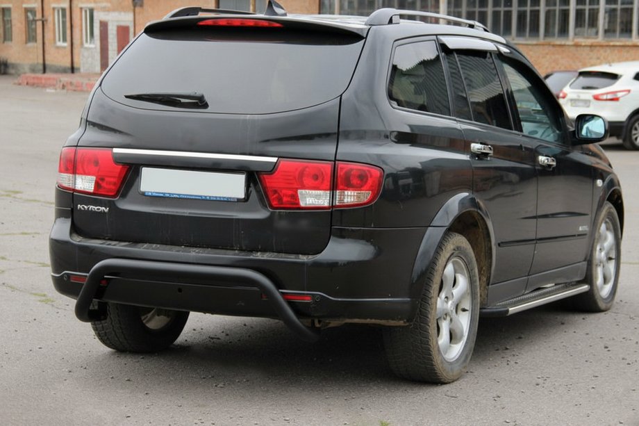 SsangYong Kyron 2005-2014 гг. Задняя дуга AK007 Черная (нерж. сталь) Фото 1