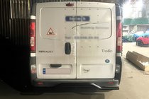 Renault Trafic 2001–2015 гг. Задняя защита AK006 Черный (нерж. сталь) фото 3