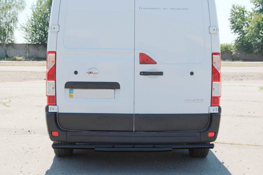 Renault Master 2011-2023 гг. Задняя дуга AK011 Черная (нерж.) Фото 4