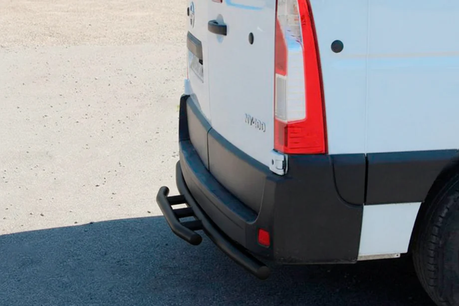 Renault Master 2011-2023 гг. Задняя дуга AK011 Черная (нерж.) Image