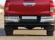 Toyota Hilux 2015- гг. Задняя дуга AK005-2 Черная (Нержавеющая сталь) фото 2