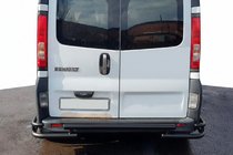 Renault Trafic 2001–2015 гг. Задняя защита AK-Special Black (нержавейка) фото 4