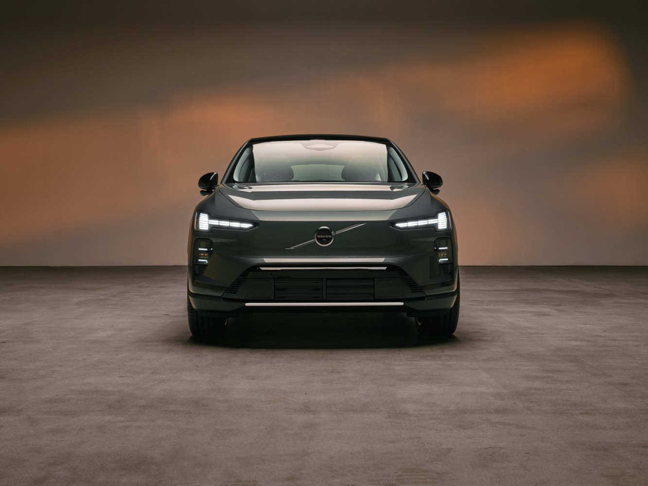 Volvo EX60 (2026): обзор полностью электрического среднеразмерного кроссовера