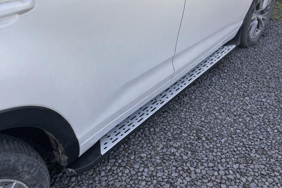 Toyota Highlander 2013-2019 гг. Пороги Оригинальный дизайн (для EU и USA, 2 шт, алюминий) Image