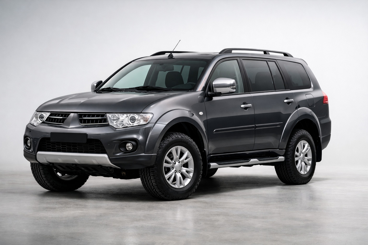 Обзор Mitsubishi Pajero Sport 2008-2015: жесткий SUV, а не кроссовер