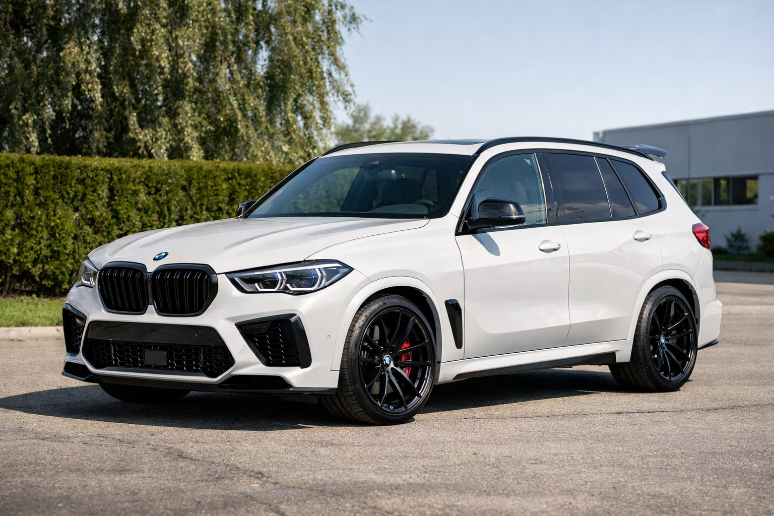 Когда рестайлинг BMW X5 G05 под X5M оправдан, а когда это лишние траты