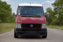 Volkswagen LT 1995-2006 гг. Передняя защита ST014 Black (нерж. сталь) фото 1