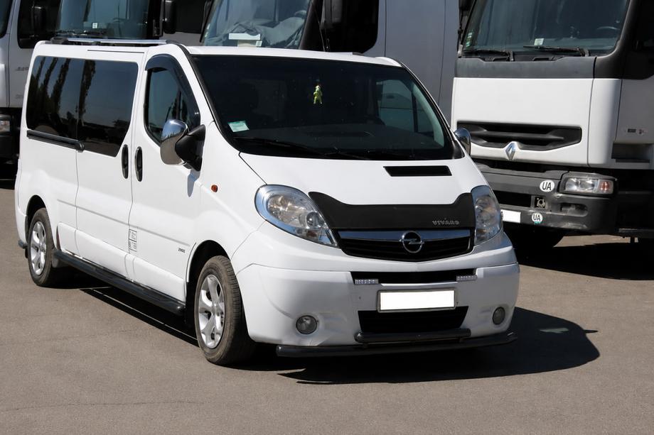 Nissan Primastar 2002-2014 гг. Передняя защита ST014/2 Black (нерж.) Фото 2