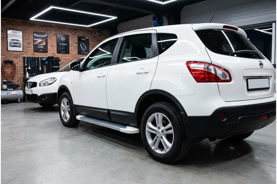 Nissan Qashqai 2007-2010 гг. Боковые Подножки Allmond White (2 шт., Алюминий) Image