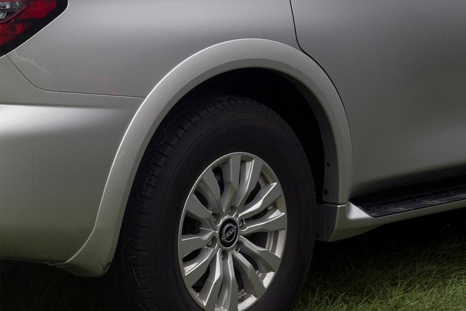 Nissan Armada 2016-2024 гг. Расширители задних арок (оригинал, б/у) Image