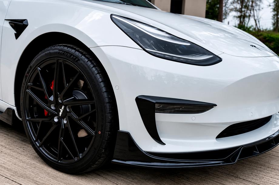 Tesla Model S 2012– гг. Накладка на передний бампер Lip Fast (для 2021+) Фото 3