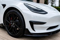 Tesla Model S 2012– гг. Накладки на противотуманки Fast (для 2021+) фото 1