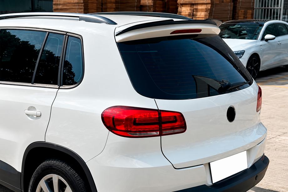 Volkswagen Tiguan 2007-2016 гг. Спойлер DPT (2011-2015, чёрный глянец) Фото 1