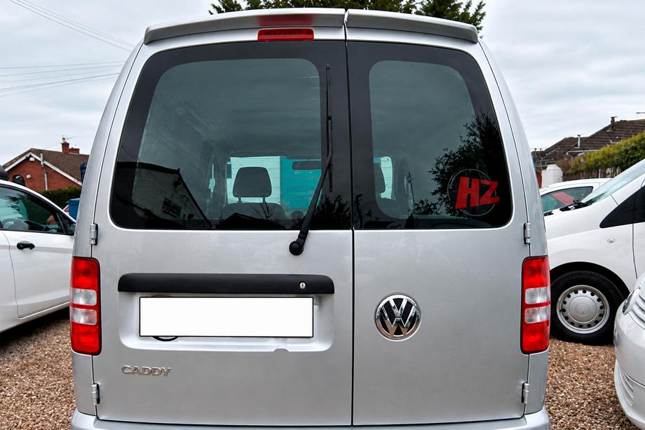 Volkswagen Caddy 2010-2015 гг. Спойлер (2-дверный, чёрный глянец) Фото 1