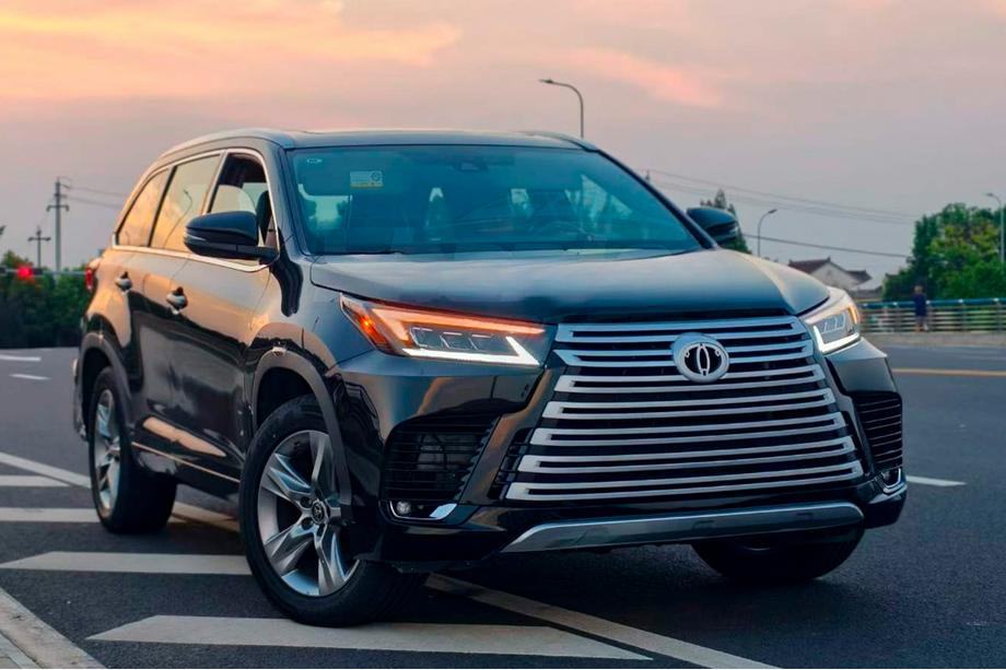 Toyota Highlander 2013-2019 гг. Комплект обвеса в стиле LX600 Фото 1
