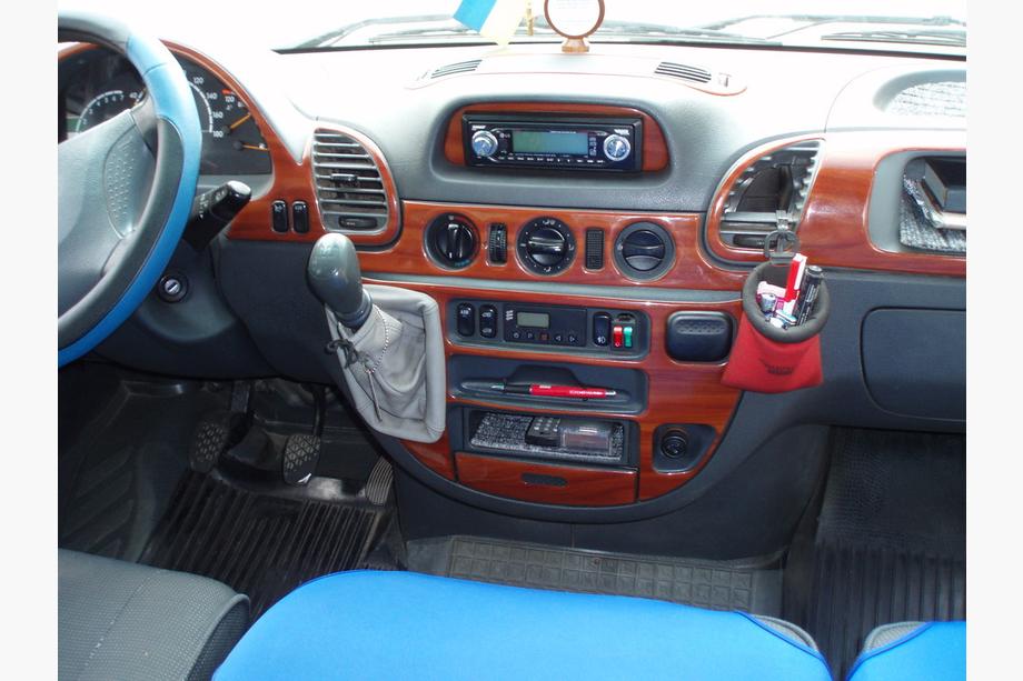 Mercedes Sprinter W901/902/903/904/905 1995–2006 гг. (cdi, 2000-2006) Накладки на торпедо (Vip-Hartman) Темное дерево Фото 4