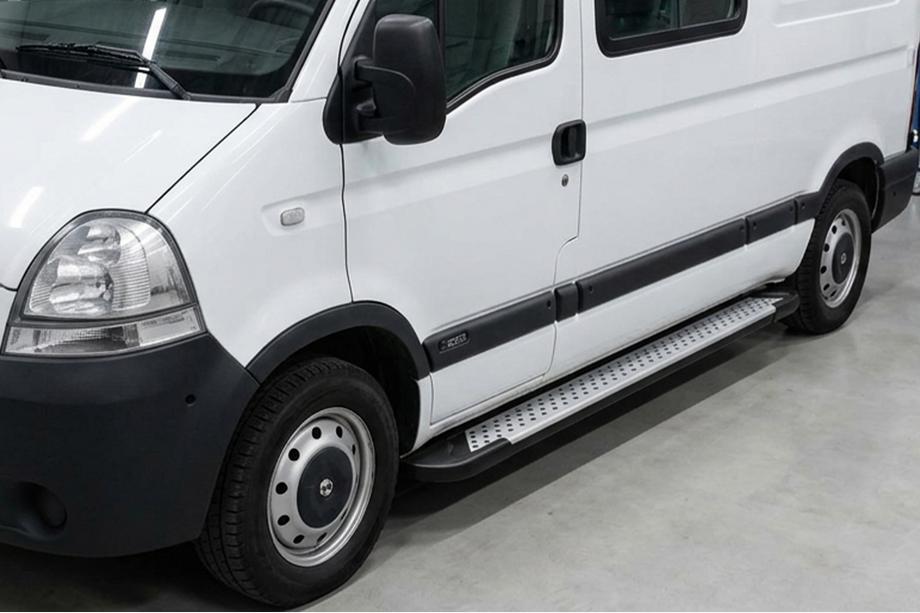 Nissan Interstar 2002-2010 гг. Боковые пороги Allmond (2 шт., алюминий) Image