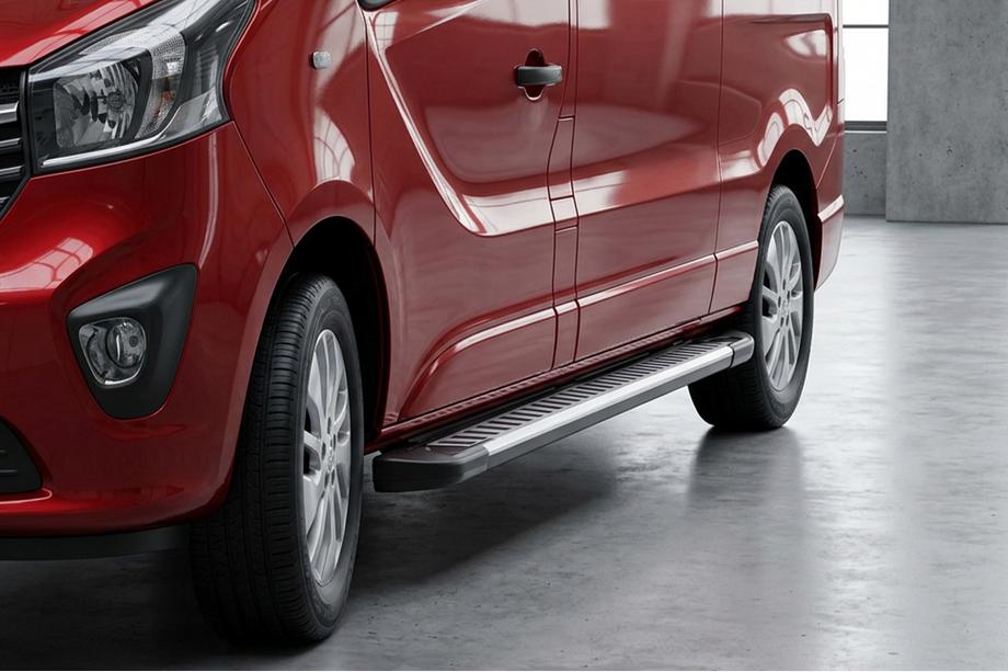 Opel Vivaro 2015-2019 гг. Боковые Подножки Line (2 шт., Алюминий) Image
