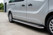 Opel Vivaro 2015-2019 гг. Боковые Подножки Maydos V2 (2 шт., Алюминий и Нержавейка) фото 1