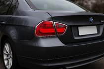 BMW 3 серия E90/E91 2005-2011 гг. Хромированные накладки на задние фонари (2 шт., пластик) фото 1