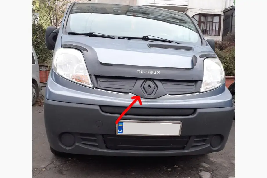 Renault Trafic 2001–2015 гг. Зимняя накладка на решетку радиатора Image
