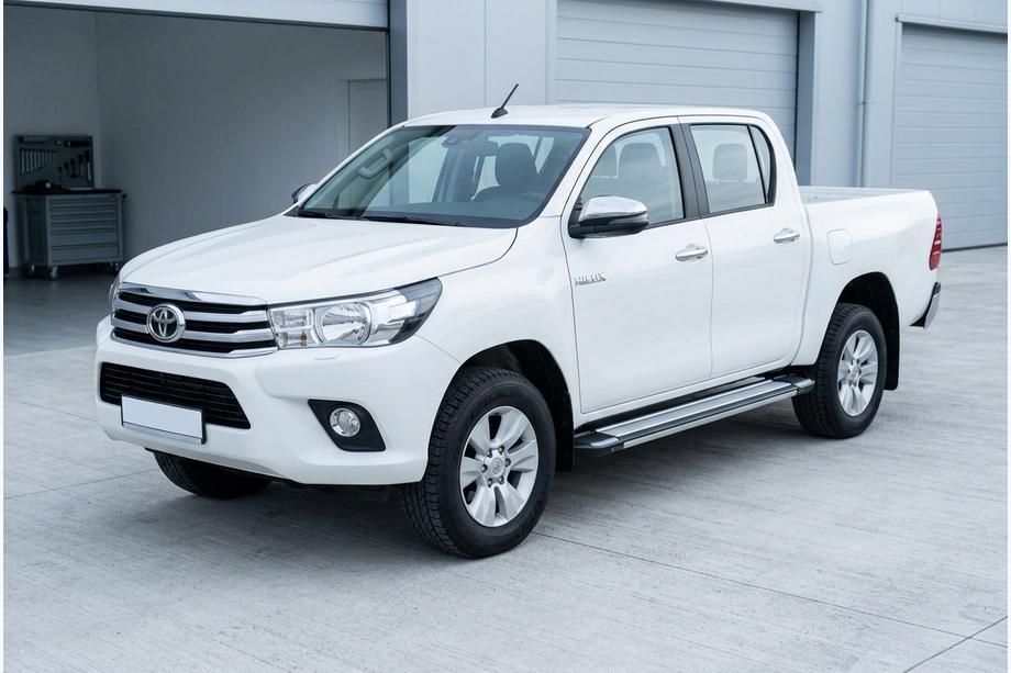 Toyota Hilux 2015- гг. Боковые Подножки Rainbow (2 шт., Алюминий) Image