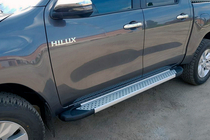 Toyota Hilux 2015- гг. Боковые пороги Allmond Grey (2 шт., алюминий) фото 1
