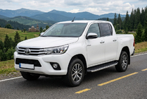Toyota Hilux 2015- гг. Боковые Подножки Fullmond (2 шт., Алюминий) фото 1
