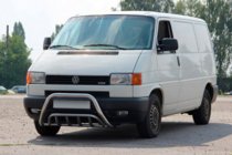 Volkswagen T4 Caravelle/Multivan 1990–2003 гг. Кенгурятник WT002 (Нержавейка) фото 3