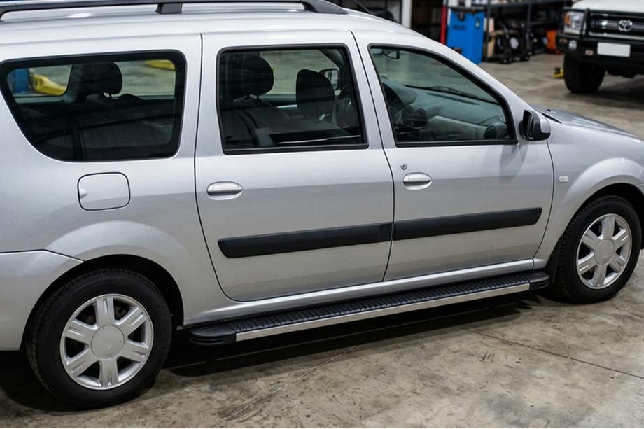 Dacia Logan MCV 2004-2014 гг. Боковые Подножки Maya V1 (2 шт., Алюминий) Image