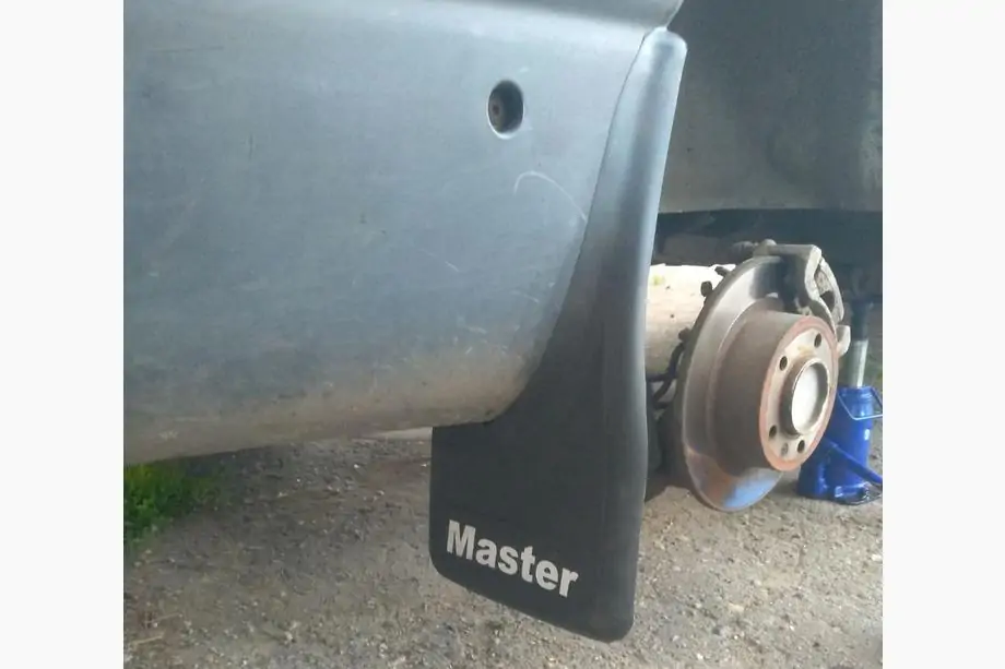 Renault Master 1998-2010 гг. Премиум модельные брызговики с углублением (2 шт, резина) Фото 1