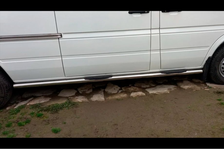 Mercedes Sprinter W901/902/903/904/905 1995–2006 гг. Боковые трубы (2 шт., нержавейка) Средняя база, Ø70 Фото 3