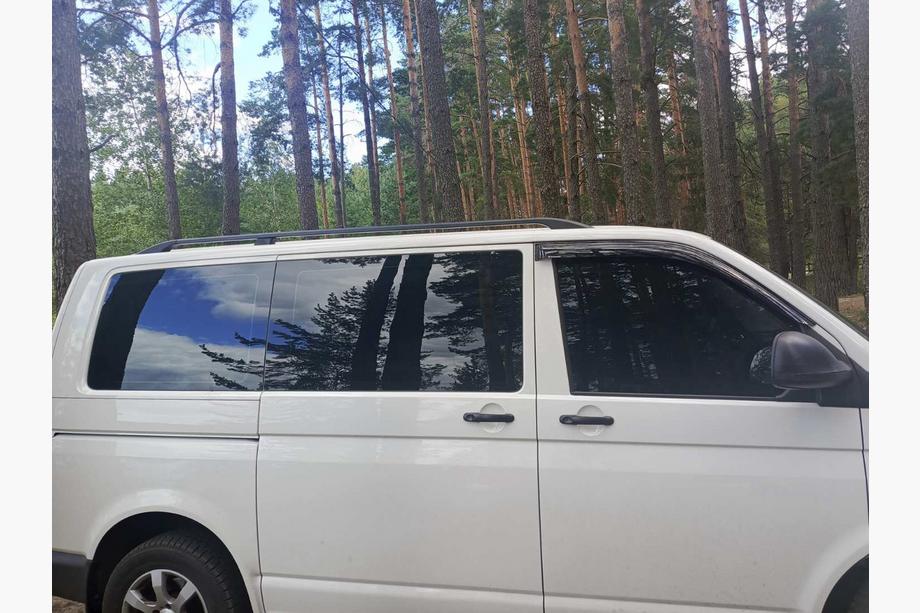 Volkswagen T5 Multivan 2003–2010 гг. Черные рейлинги Длинная база, пластиковые ножки Фото 20