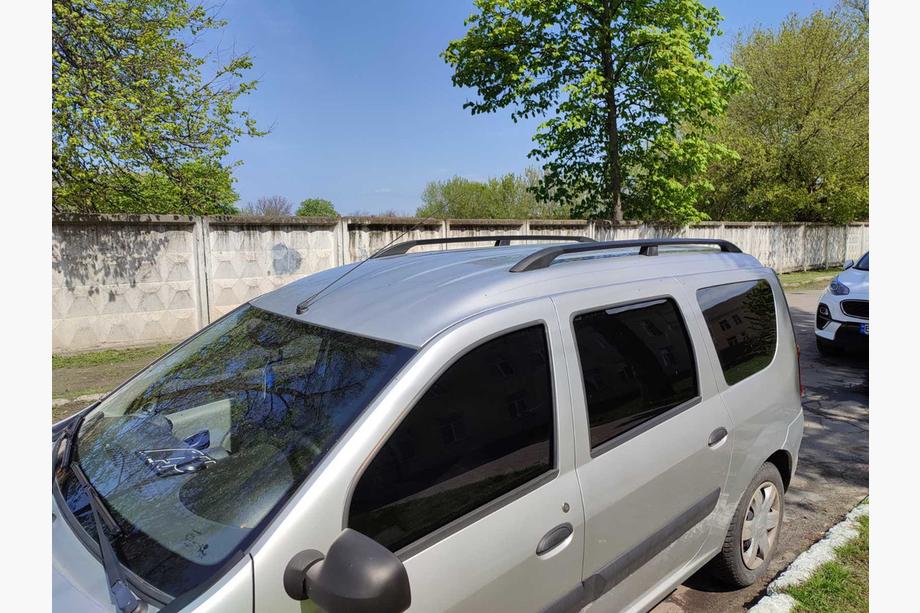 Dacia Logan MCV 2004-2014 гг. Черные рейлинги Пластиковые ножки Фото 2