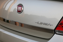 Fiat Linea 2006-2018 гг. Накладка на крышку багажника 2006-2012 Нержавейка фото 2