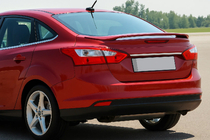 Ford Focus III 2011-2017 гг. Узкая накладка из нержавейки над номером Хэтчбек фото 1
