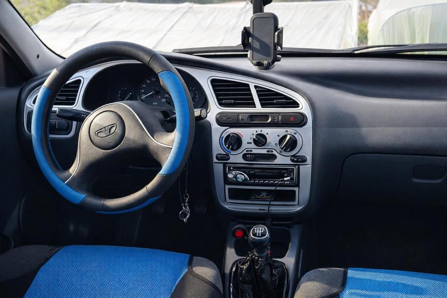 Daewoo Lanos 1998-2017 гг. Накладки на Панель Приборов Карбон Image