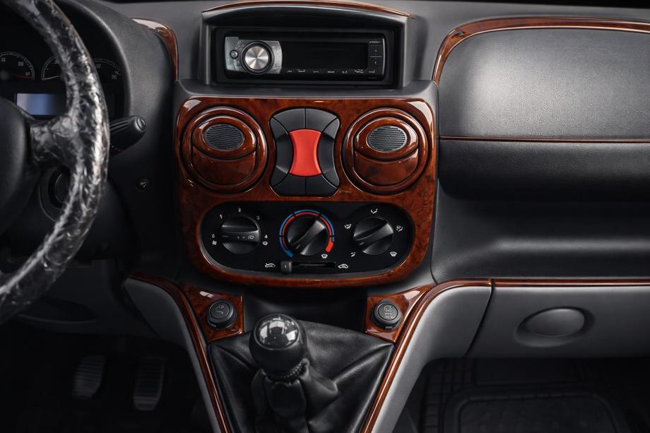 Fiat Doblo I 2005-2010 гг. Накладки на Панель Приборов Алюминий Image