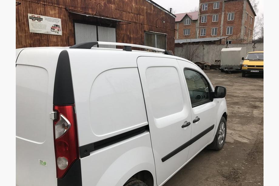 Renault Kangoo 2008–2020 гг. Хромированные Рейлинги Макси база, Пластиковые ножки Фото 6