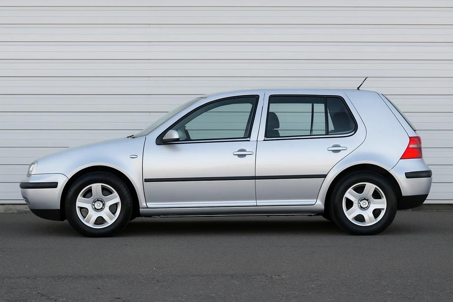Volkswagen Golf 4 Наружняя окантовка стекол Image