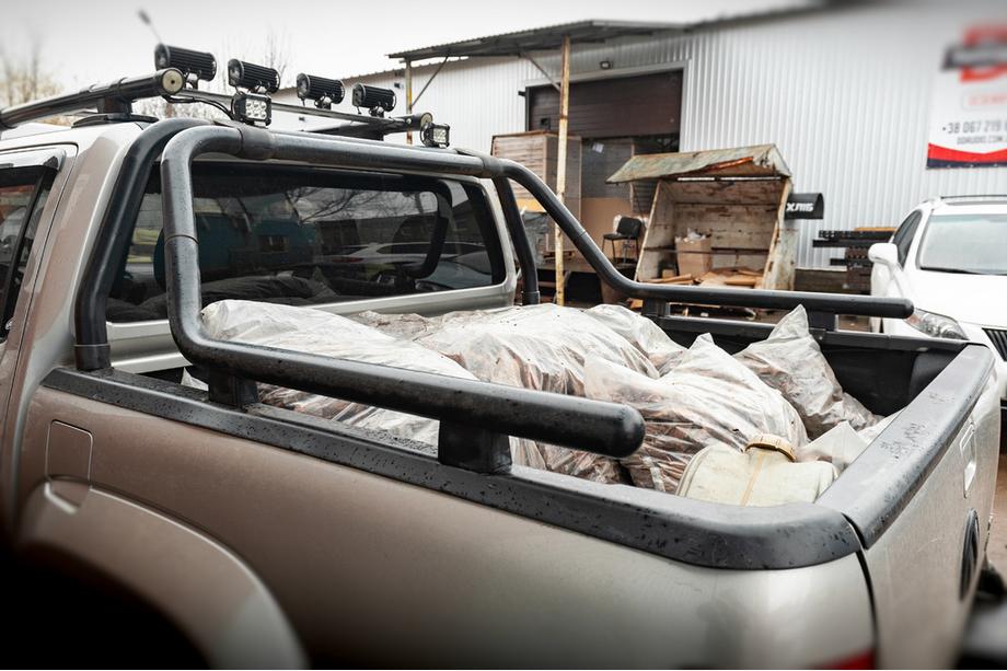 Volkswagen Amarok 2010-2022 гг. Дуга на кузов (черная) 60мм Фото 2