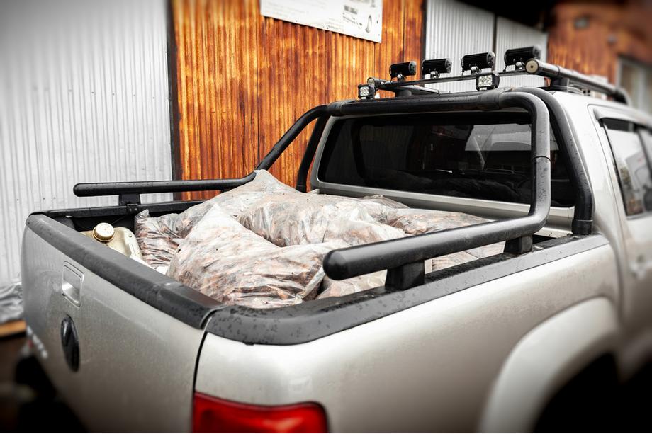 Volkswagen Amarok 2010-2022 гг. Дуга на кузов (черная) 60мм Фото 4
