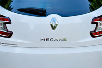 Renault Megane III 2009-2016 гг. Надпись Megane 908897337R (270мм x 25мм) фото 1