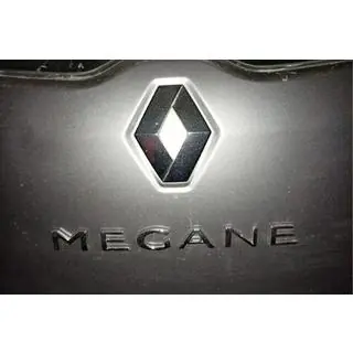 Надпись Megane 908897337R (270мм x 25мм) Renault Megane III 2009-2016 гг. фото 2