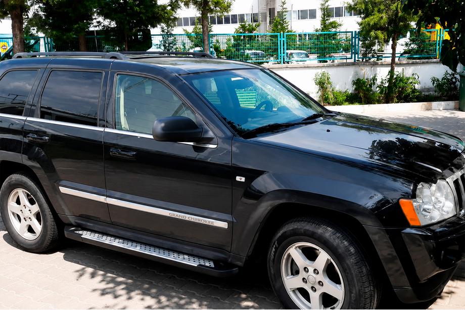 Jeep Grand Cherokee WK 2004-2010 гг. Боковые пороги Allmond Grey (2 шт., алюминий) Image