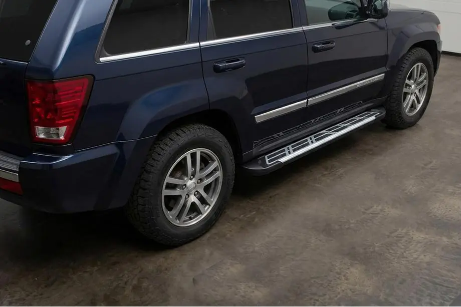 Jeep Grand Cherokee WK 2004-2010 гг. Боковые Подножки Sunrise (2 шт., Алюминий) Фото 1
