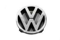 Volkswagen Polo 1994-2001 гг. Передний эмблема фото 2