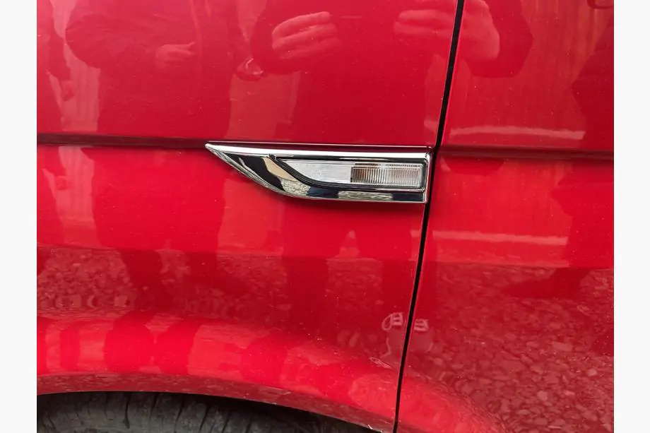 Volkswagen T6 2015-2024 гг. Накладки на боковые повторители 2015-2019 (2 шт., пластик) Image
