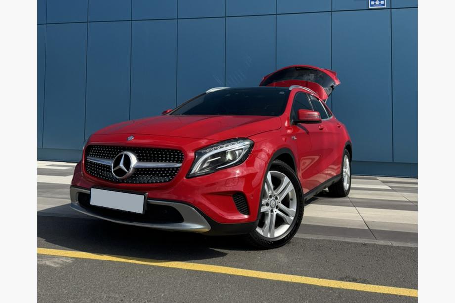 Mercedes GLA X156 2014-2019 гг. Передняя решетка радиатора Diamond Silver (2014-2016) Image