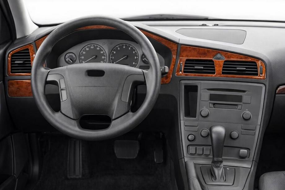 Volvo V70 2000-2007 гг. Накладки на панель приборов (Основные, 2005-2007) Image